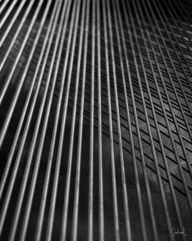 Strings locking me down