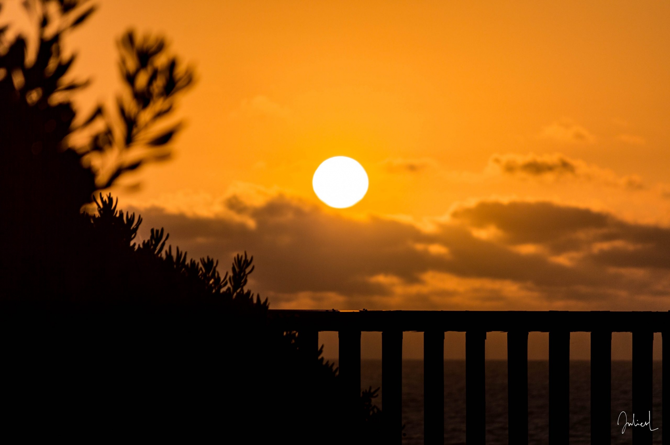 When captation reveals the color of the sun, Anglet, France
